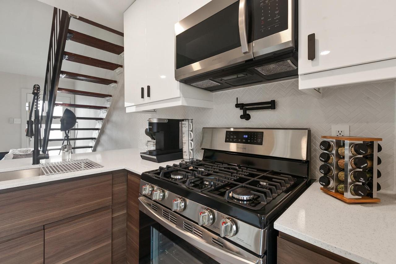 Contemporary Couples Getaway Near Austin Favorites - Loft 21 Apartman Kültér fotó
